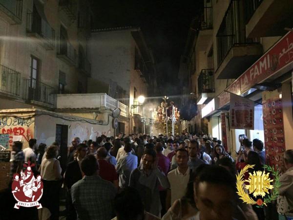 Cofradía Borriquilla Granada: JESÚS DE LA ENTRADA EN JERUSALÉN SALIÓ DESDE SU SEDE PARA BENDECIR A GRANADA EN EL AÑO DE SU CENTENARIO