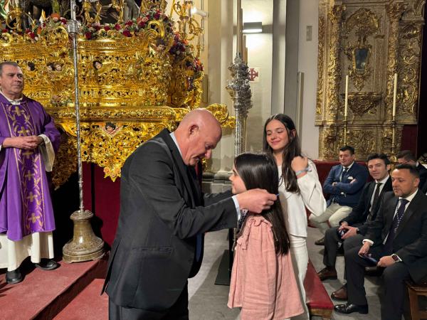 Cofradía Borriquilla Granada: IMPOSICIÓN DE MEDALLAS NUEVOS HERMAN@S 2024