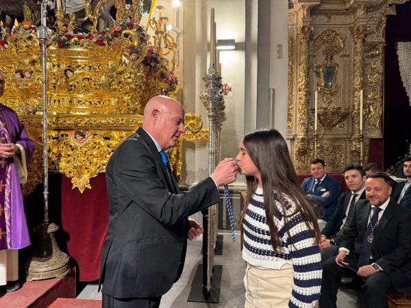 Cofradía Borriquilla Granada: IMPOSICIÓN DE MEDALLAS NUEVOS HERMAN@S 2024