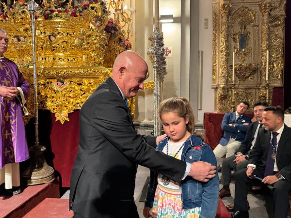 Cofradía Borriquilla Granada: IMPOSICIÓN DE MEDALLAS NUEVOS HERMAN@S 2024