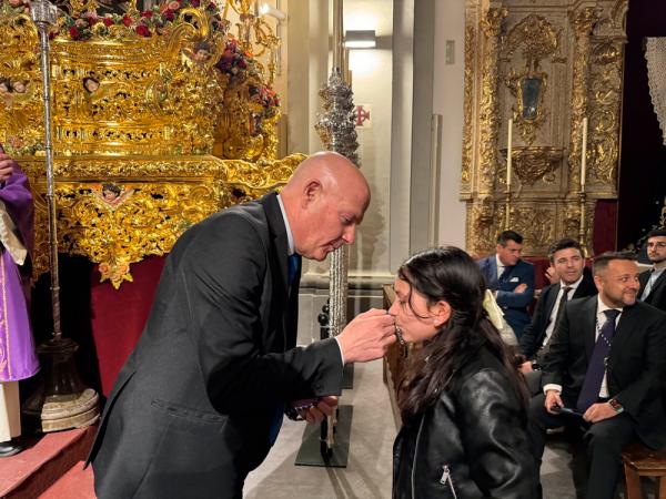 Cofradía Borriquilla Granada: IMPOSICIÓN DE MEDALLAS NUEVOS HERMAN@S 2024