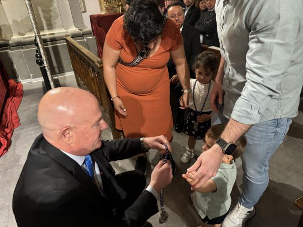 Cofradía Borriquilla Granada: IMPOSICIÓN DE MEDALLAS NUEVOS HERMAN@S 2024