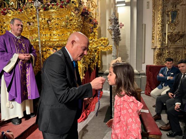 Cofradía Borriquilla Granada: IMPOSICIÓN DE MEDALLAS NUEVOS HERMAN@S 2024