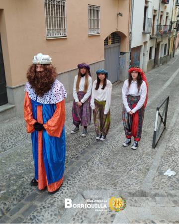 Cofradía Borriquilla Granada: EL REY GASPAR Y SUS PAJES HAN VISITADO SAN ANDRÉS