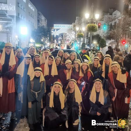 Cofradía Borriquilla Granada: SONRISAS, ILUSIÓN, ESPERANZA Y MUCHA ALEGRIA REPARTIMOS EN LA CARROZA DE LA BORRIQUILLA