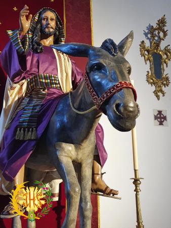 Cofradía Borriquilla Granada: PRESENTACIÓN Y BENDICIÓN DE LAS RIENDAS BORDADAS DONADAS POR UN GRUPO DE HERMANOS