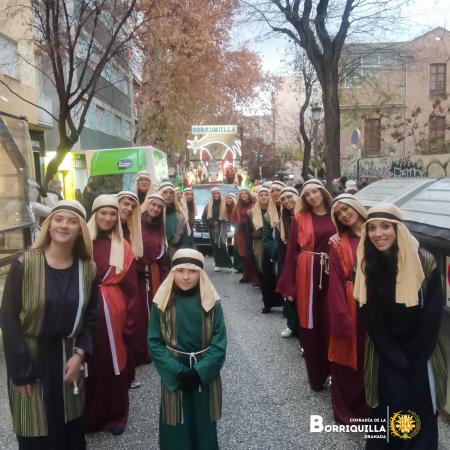 Cofradía Borriquilla Granada: SONRISAS, ILUSIÓN, ESPERANZA Y MUCHA ALEGRIA REPARTIMOS EN LA CARROZA DE LA BORRIQUILLA