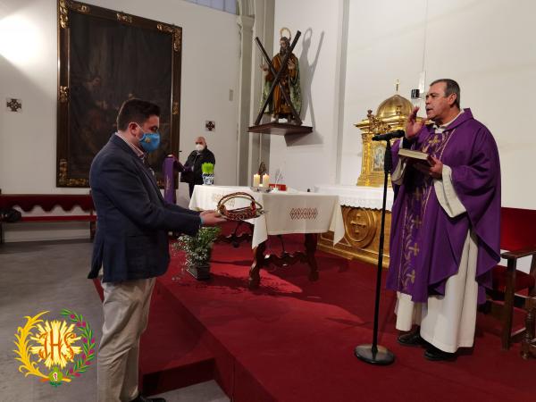 Cofradía Borriquilla Granada: PRESENTACIÓN Y BENDICIÓN DE LAS RIENDAS BORDADAS DONADAS POR UN GRUPO DE HERMANOS