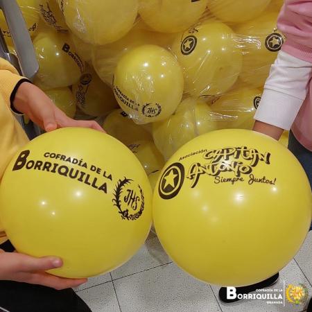 Cofradía Borriquilla Granada: ULTIMANDO DETALLES EN LA CARROZA DE LA BORRIQUILLA