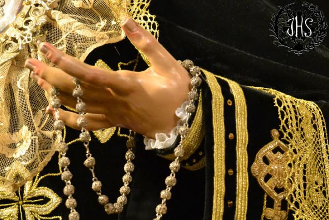 Cofradía Borriquilla Granada: NUESTRA SEÑORA DE LA PAZ VESTIDA DE LUTO 2013