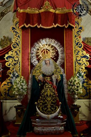 Cofradía Borriquilla Granada: REINA DE LA PAZ EN BESAMANOS. AÑO 2015