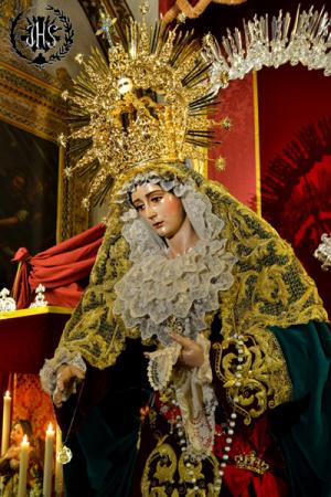 Cofradía Borriquilla Granada: REINA DE LA PAZ EN BESAMANOS. AÑO 2015