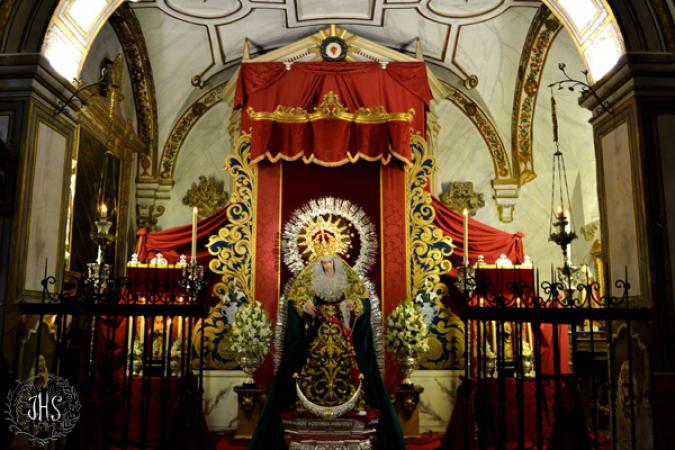 Cofradía Borriquilla Granada: REINA DE LA PAZ EN BESAMANOS. AÑO 2015