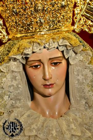 Cofradía Borriquilla Granada: REINA DE LA PAZ EN BESAMANOS. AÑO 2015