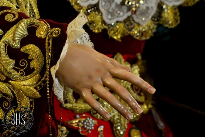 Cofradía Borriquilla Granada: REINA DE LA PAZ EN BESAMANOS. AÑO 2015