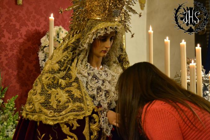 Cofradía Borriquilla Granada: DEVOTO BESAMANOS EN HONOR A NUESTRA SEÑORA DE LA PAZ EN SU FESTIVIDAD 2014