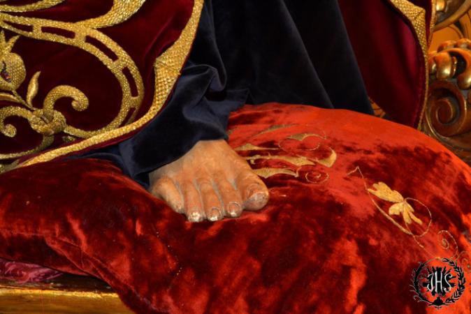 Cofradía Borriquilla Granada: CRISTO REY DEL UNIVERSO. AÑO 2014