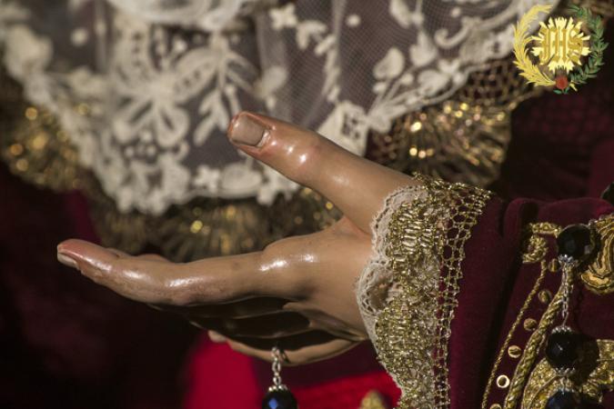 Cofradía Borriquilla Granada: BESAMANOS DE NUESTRA SEÑORA DE LA PAZ EN SU FESTIVIDAD 2016