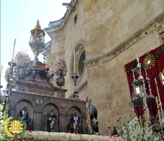 Cofradía Borriquilla Granada: REPRESENTACIÓN EN LA SOLEMNE PROCESIÓN DEL CORPUS CHRISTI