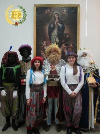 Cofradía Borriquilla Granada: LOS REYES MAGOS REPARTIERON ILUSIÓN. AÑO 2016