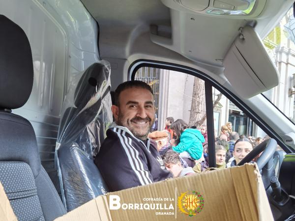 Cofradía Borriquilla Granada: FOTOS CARROZA ILUSIÓN  - CABALGATA 2026