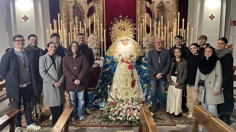 Cofradía Borriquilla Granada: PRESENTACIÓN Y BENDICIÓN DE PEANA, MEDIA LUNA Y ROPAJES PARA LA NIÑA HEBREA