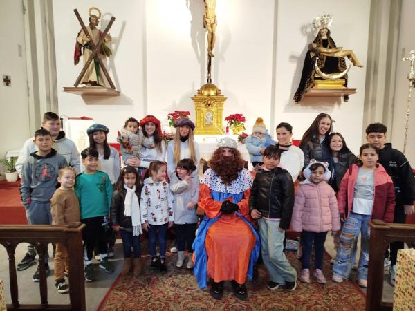 Cofradía Borriquilla Granada: EL REY GASPAR Y SUS PAJES HAN VISITADO SAN ANDRÉS