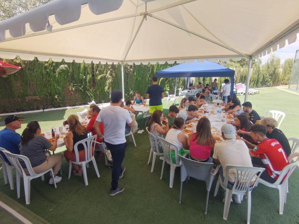 Cofradía Borriquilla Granada: ¡QUÉ BIEN LO HEMOS PASADO EN EL REENCUENTRO POST-VACACIONAL!