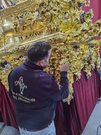 Cofradía Borriquilla Granada: NUEVOS TRABAJOS DE MANTENIMIENTO DEL DORADO DEL PASO DE MISTERIO