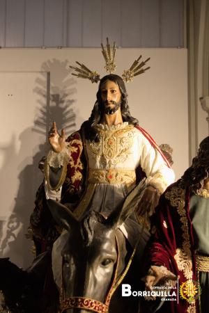 Cofradía Borriquilla Granada: NUESTROS SAGRADOS TITULARES YA SE ENCUENTRAN EN SUS PASOS
