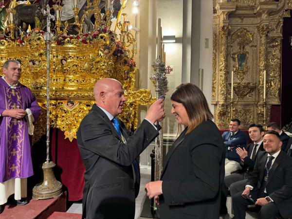 Cofradía Borriquilla Granada: 60 NUEVOS HERMANOS SE IMPUSIERON LA MEDA - 2024-