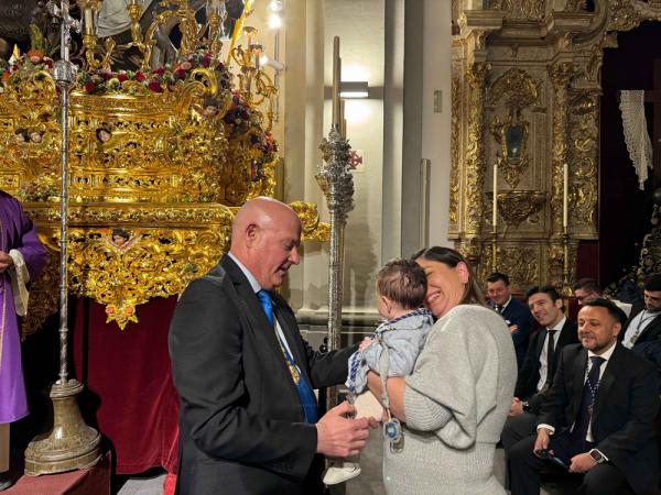 Cofradía Borriquilla Granada: 60 NUEVOS HERMANOS SE IMPUSIERON LA MEDA - 2024-