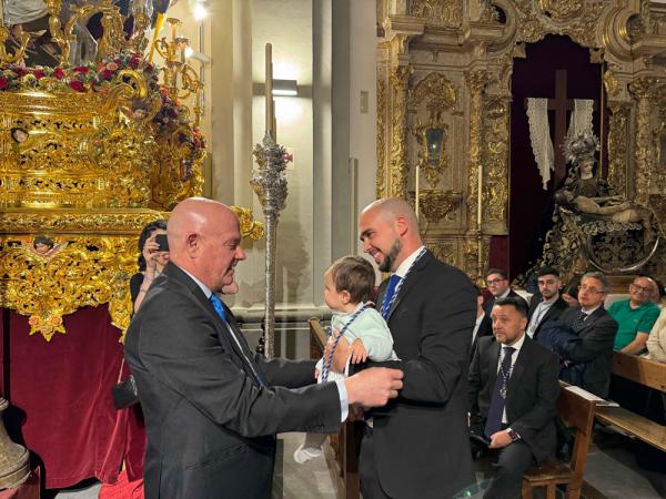 Cofradía Borriquilla Granada: 60 NUEVOS HERMANOS SE IMPUSIERON LA MEDA - 2024-