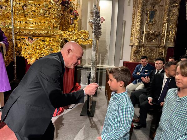 Cofradía Borriquilla Granada: 60 NUEVOS HERMANOS SE IMPUSIERON LA MEDA - 2024-