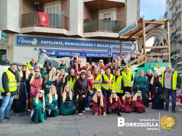 Cofradía Borriquilla Granada: LA CARROZA DE LA ILUSIÓN: UN 5 DE ENERO LLENO DE ALEGRÍA Y SOLIDARIDAD EN EL 2025