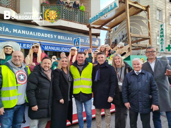 Cofradía Borriquilla Granada: LA CARROZA DE LA ILUSIÓN: UN 5 DE ENERO LLENO DE ALEGRÍA Y SOLIDARIDAD EN EL 2025