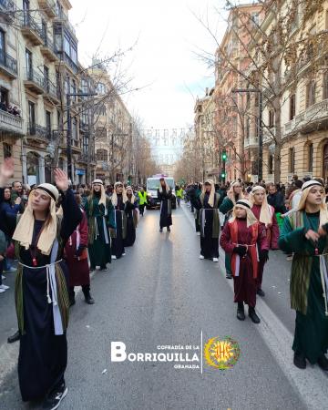 Cofradía Borriquilla Granada: LA CARROZA DE LA ILUSIÓN: UN 5 DE ENERO LLENO DE ALEGRÍA Y SOLIDARIDAD EN EL 2025