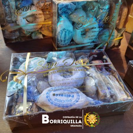 Cofradía Borriquilla Granada: LA COFRADÍA PARTICIPA EN EL MERCADO COFRADE DE NAVIDAD EN PLAZA BIB-RAMBLA