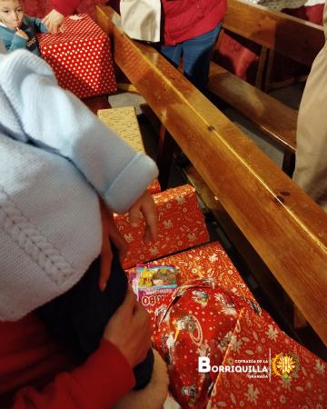 Cofradía Borriquilla Granada: LOS REYES MAGOS LLENAN DE ILUSIÓN LA CALLE ELVIRA