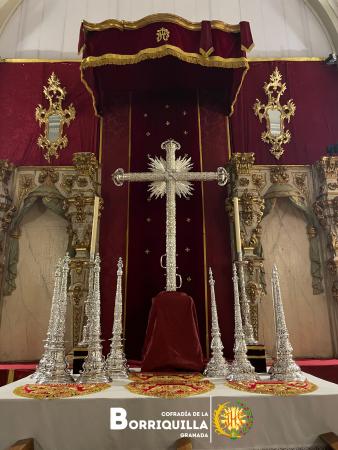 Cofradía Borriquilla Granada: PRESENTADAS Y BENDECIDAS LAS NUEVAS BOCINAS Y PAÑOS