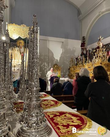 Cofradía Borriquilla Granada: PRESENTADAS Y BENDECIDAS LAS NUEVAS BOCINAS Y PAÑOS