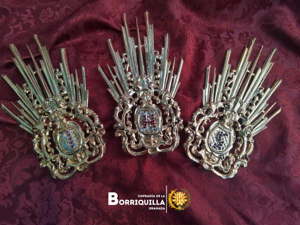 Cofradía Borriquilla Granada: SEGUIMOS ENRIQUECIENDO NUESTRO PATRIMONIO: MOLDURÓN, POTENCIAS Y CANDELERÍA