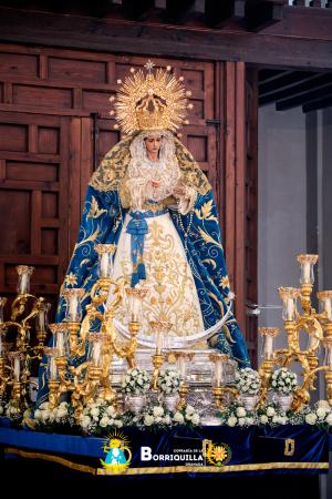 Cofradía Borriquilla Granada: NUESTRA SEÑORA DE LA PAZ EN LAS ANDAS PARA EL VIA LUCIS DE LA JUVENTUD
