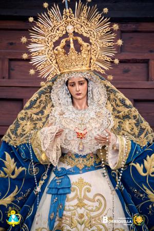 Cofradía Borriquilla Granada: VESTIMENTA DE NTRA. SRA. DE LA PAZ PARA EL VIA LUCIS DE LA JUVENTUD