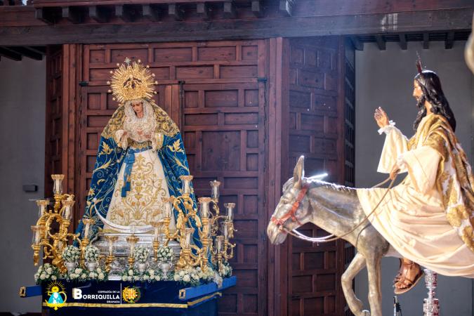 Cofradía Borriquilla Granada: NTRA. SRA. DE LA PAZ EN LAS ANDAS PARA EL VIA LUCIS DE LA JUVENTUD - MAYO 2024-