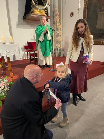 Cofradía Borriquilla Granada: La Cofradía celebra la Festividad de la Candelaria con una multitudinaria jornada protagonizada por los más pequeños