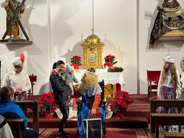 Cofradía Borriquilla Granada: EL REY GASPAR HA VISITADO SAN ANDRÉS