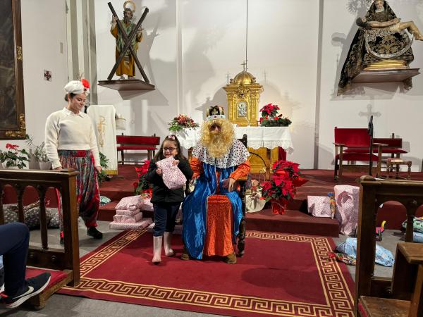Cofradía Borriquilla Granada: EL REY GASPAR HA VISITADO SAN ANDRÉS